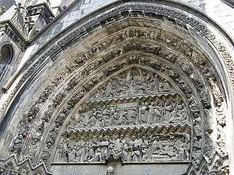 Vchod do Notre Dame de la Treille.