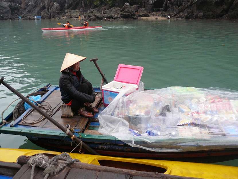 Ha Long - zátoka, kde řádili draci