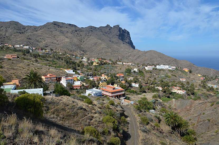 Pohled na vesničku Alojera.