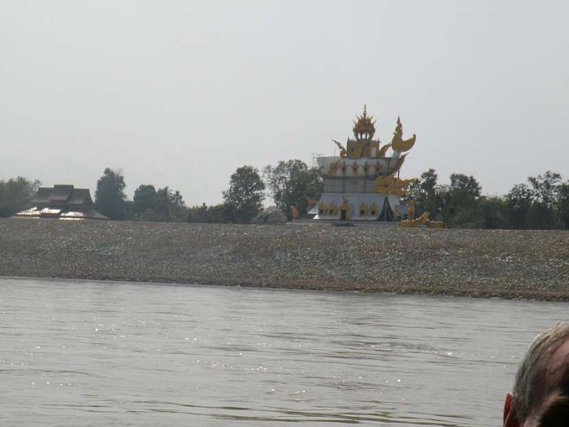Plavba po řece Mekong