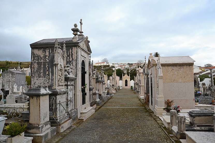 Zdejší hřbitov