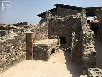 Pompeje - město zničené výbuchem sopky Vesuv