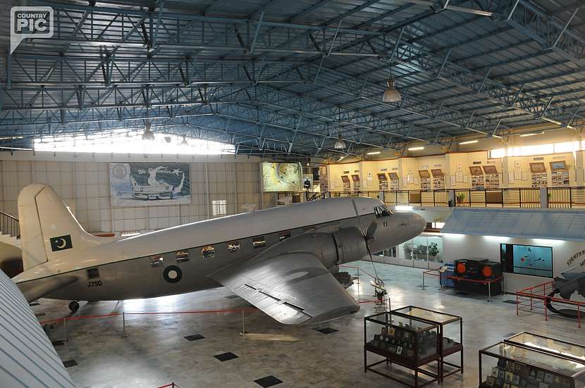 Vojenské letecké muzeum PAF Faisal ، شاہراہ فیصل، v Karáčí