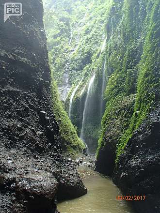 krasnej vodopad  asi 30km od Bromo-Madakaripura