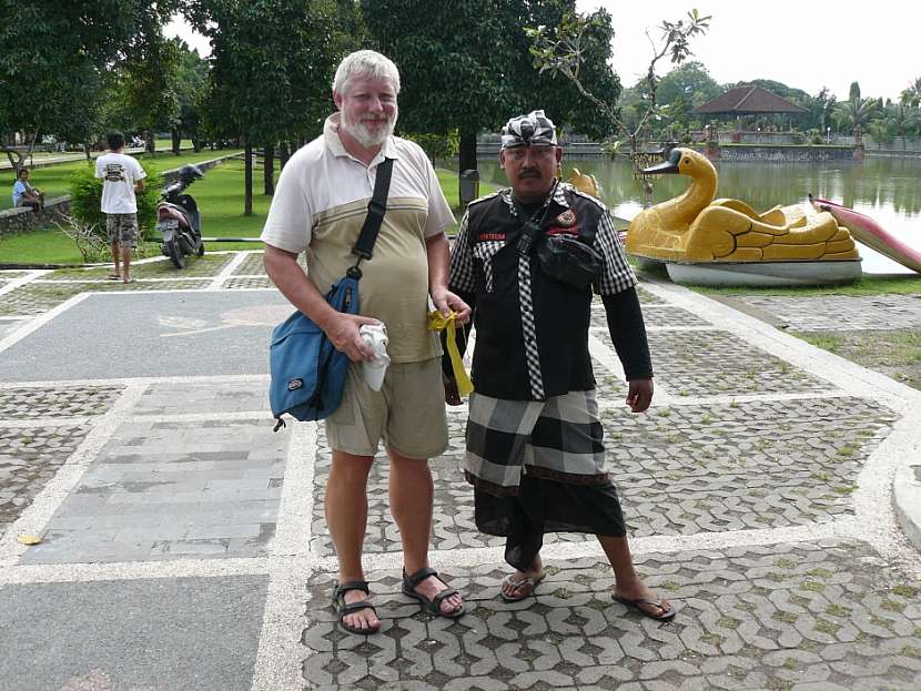 Holubi s píšťalkami i to je Lombok