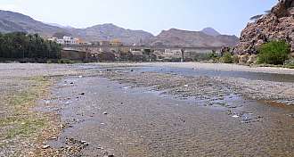 Vyprahlé koryto Wadi Fanjah.